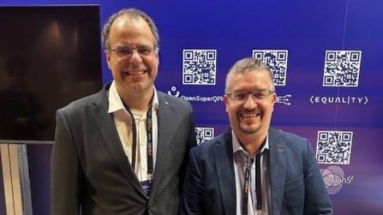 OSQ+ coordinator Frank Wilhelm-Mauch and Thomas Monz from our sister project MILLENION at the Quantum Flagship booth
